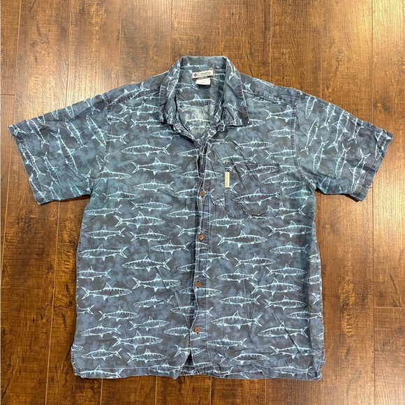 Columbia Mens‎ Button Front Short Sleeve Shirt Large Shark Print Blue - Picture 1 of 4